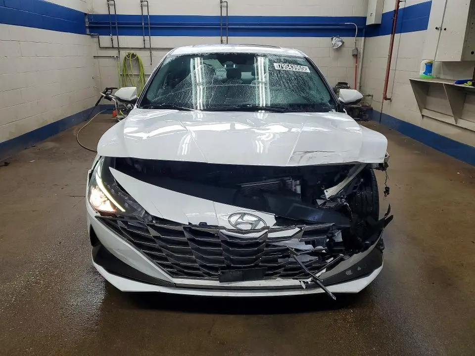 2022 HYUNDAI ELANTRA SEL  