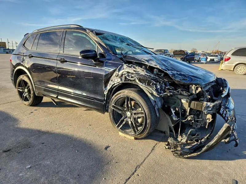 2021 VOLKSWAGEN TIGUAN SE  