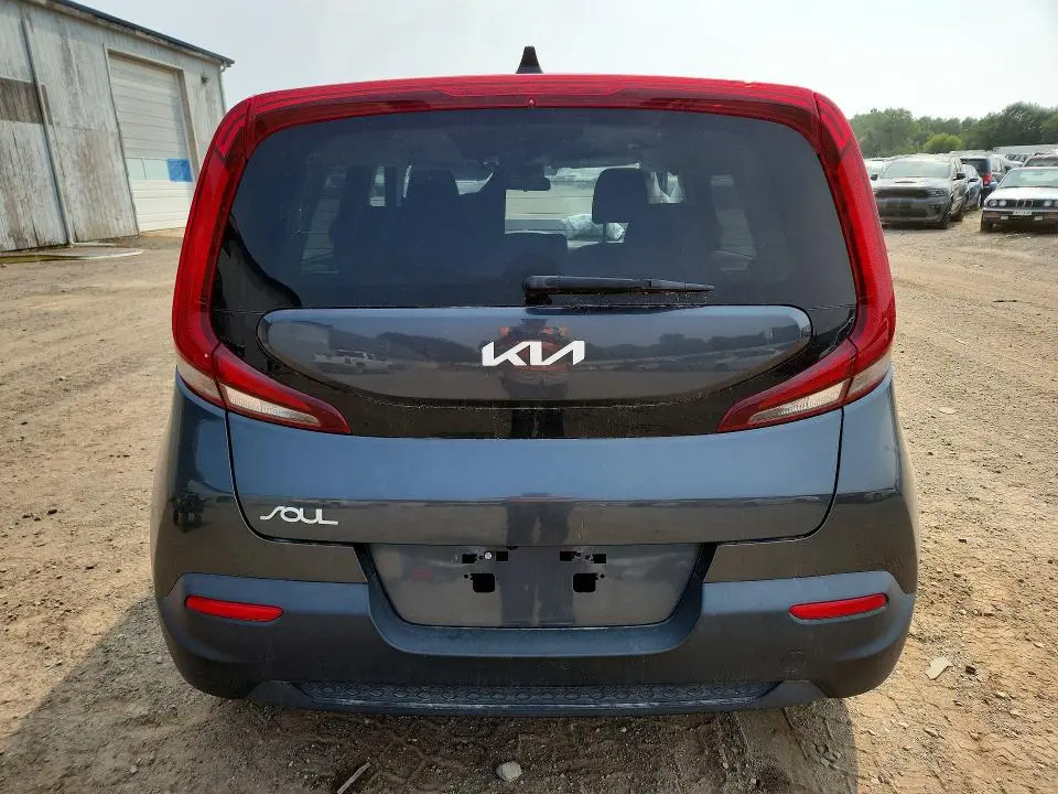 2022 KIA SOUL LX  