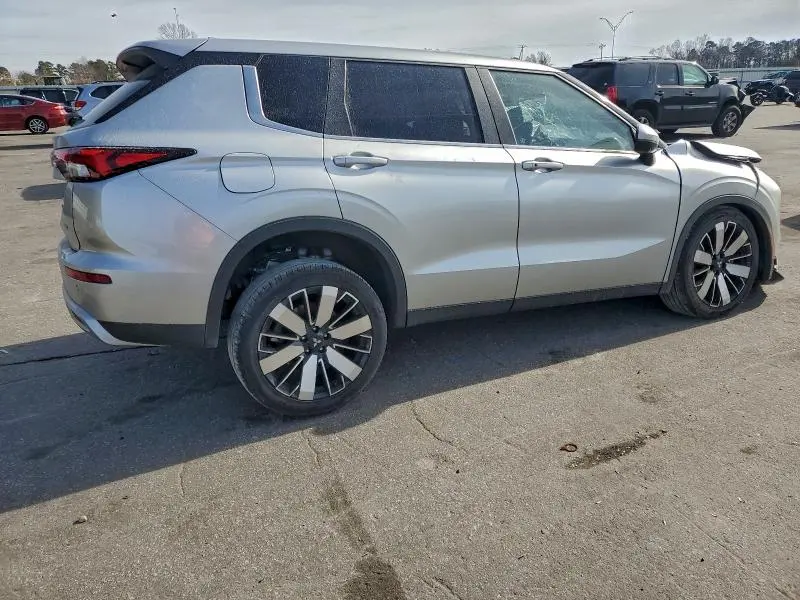 2024 MITSUBISHI OUTLANDER SE  