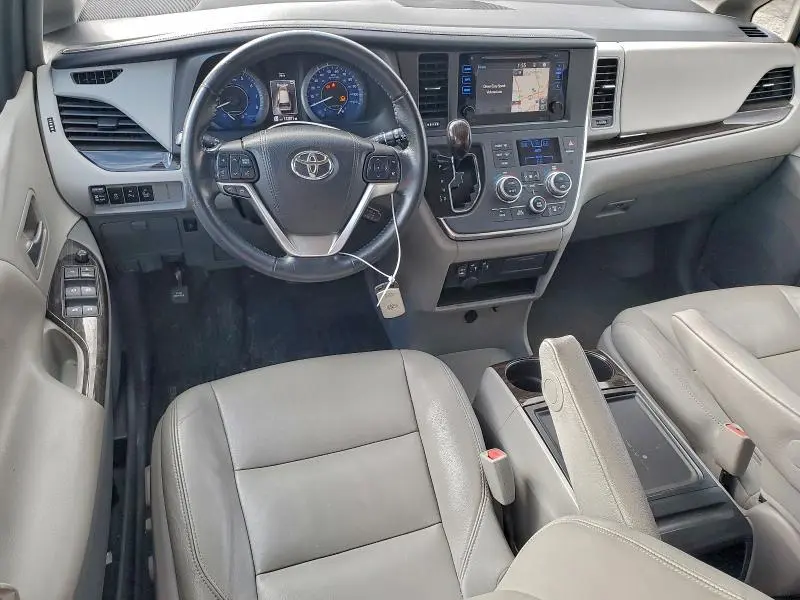 2015 TOYOTA SIENNA XLE  