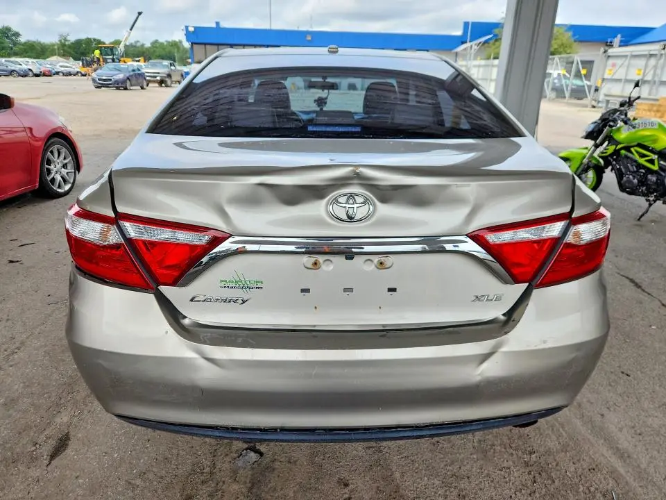 2017 TOYOTA CAMRY XLE  