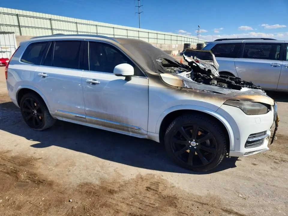 2018 VOLVO XC90 T6  