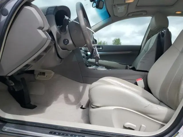 2011 INFINITI G37