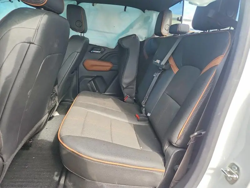 2023 GMC CANYON AT4  