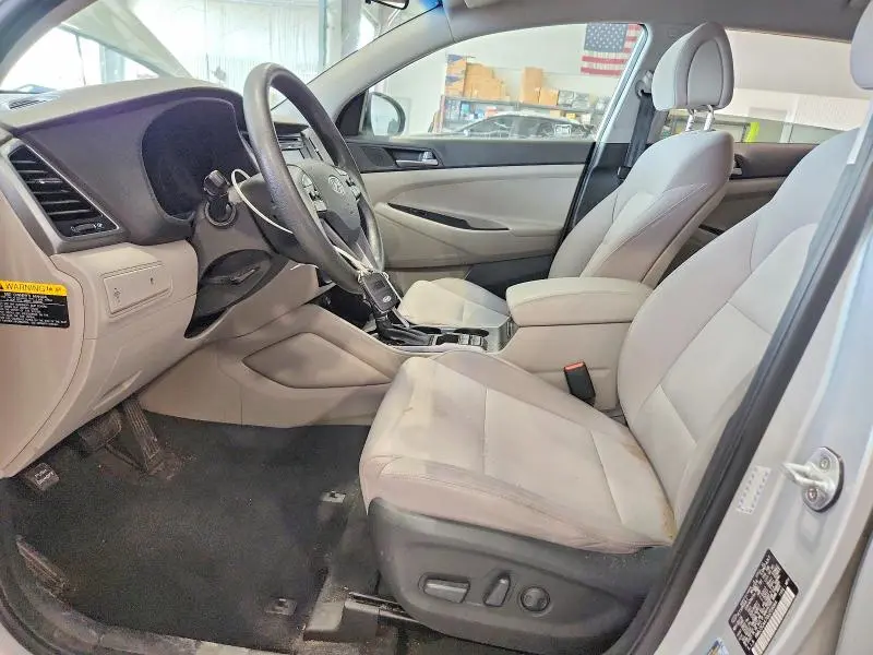 2016 HYUNDAI TUCSON SE  