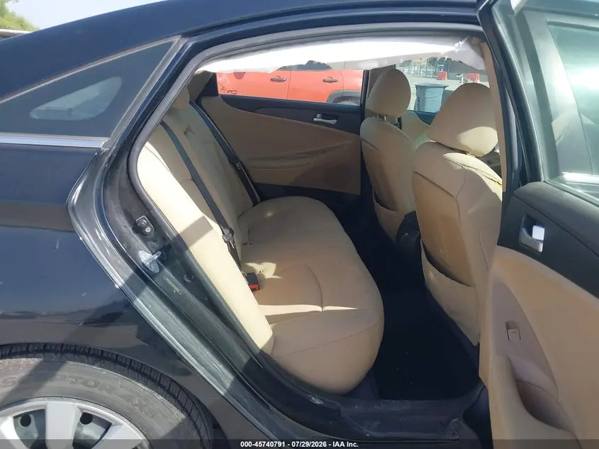 2011 HYUNDAI SONATA GLS