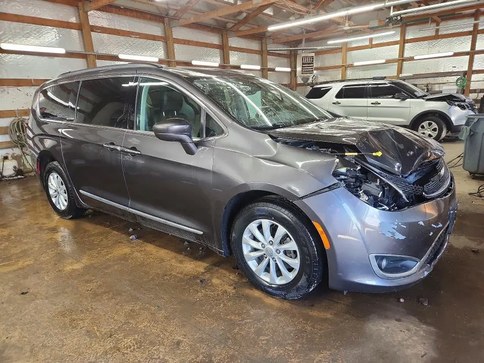2017 CHRYSLER PACIFICA TOURING L  