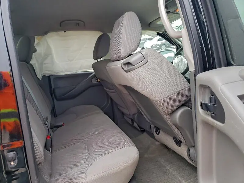 2011 NISSAN FRONTIER S  