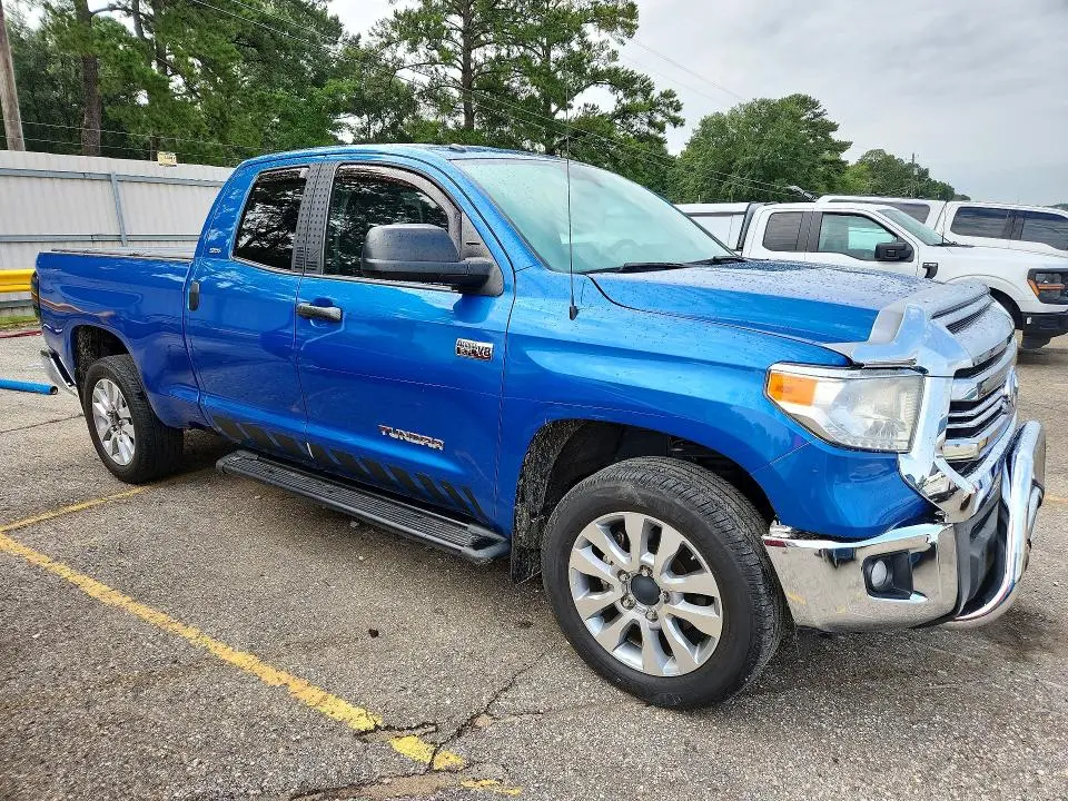 2017 TOYOTA TUNDRA SR5  