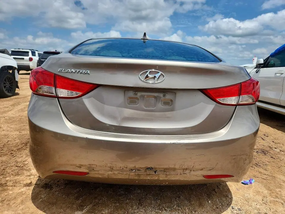 2013 HYUNDAI ELANTRA GLS  