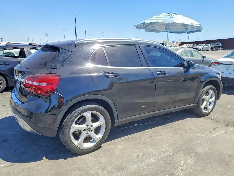 2020 MERCEDES-BENZ GLA 250  