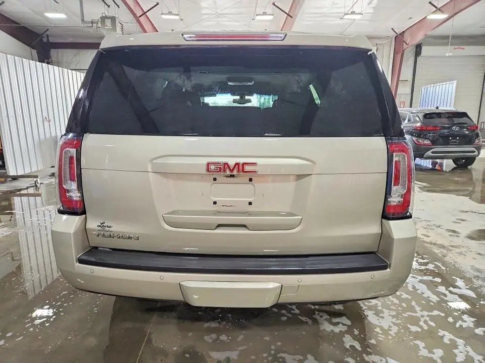 2016 GMC YUKON SLE  