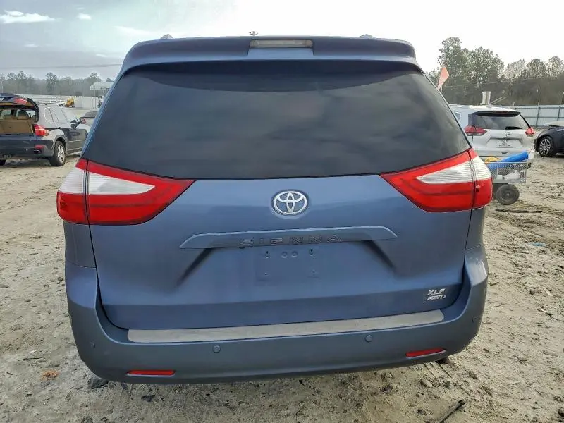 2015 TOYOTA SIENNA XLE  