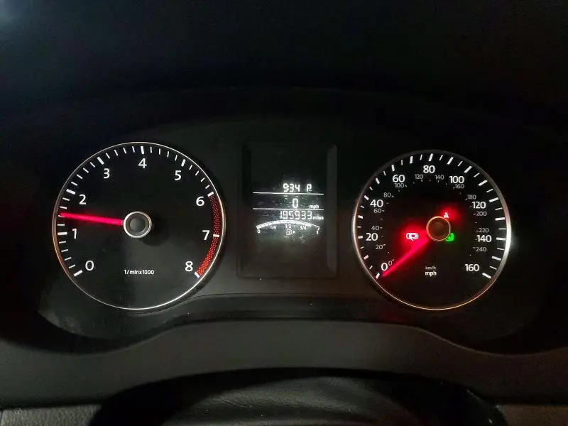 2013 VOLKSWAGEN JETTA SE  