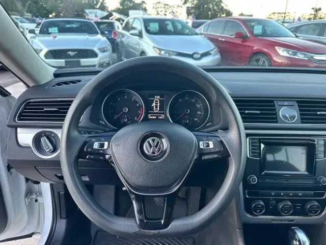 2016 VOLKSWAGEN PASSAT S  
