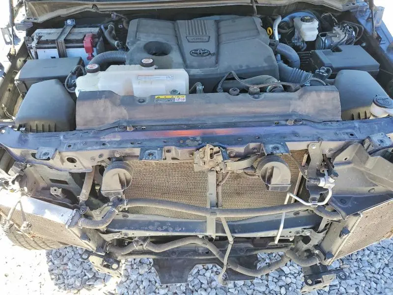 2022 TOYOTA TUNDRA CREWMAX SR5  