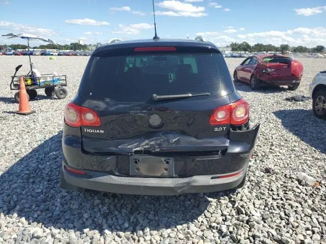 2011 VOLKSWAGEN TIGUAN S  