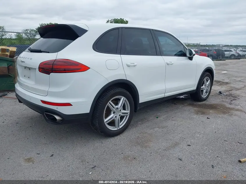2016 PORSCHE CAYENNE  