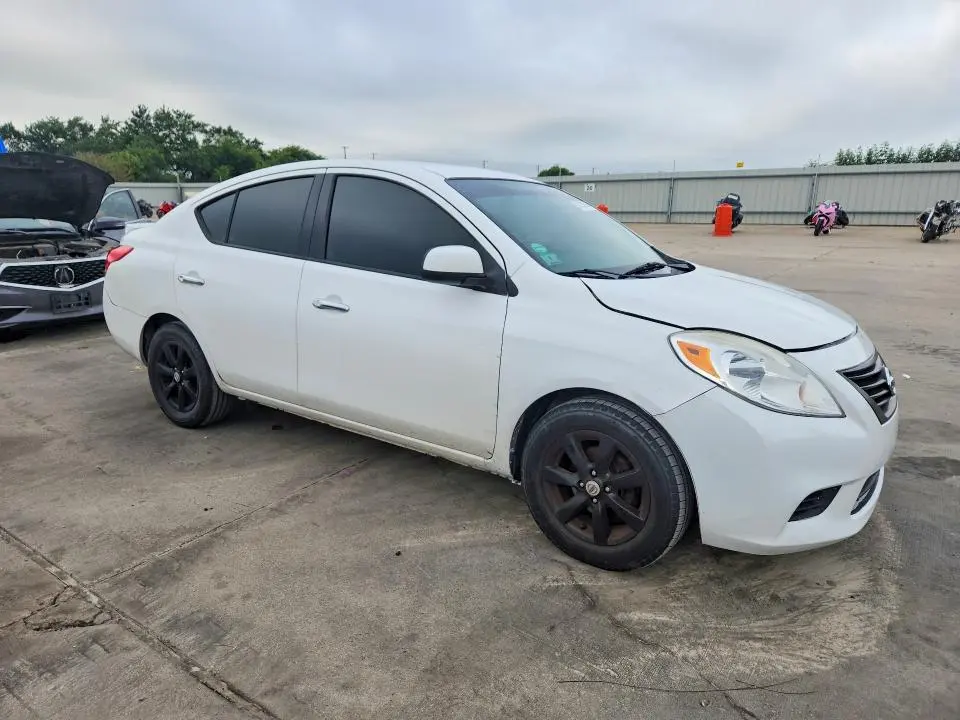 2014 NISSAN VERSA 1.6 SV  