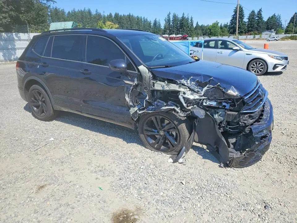 2024 VOLKSWAGEN TIGUAN SE R-LINE BLACK  
