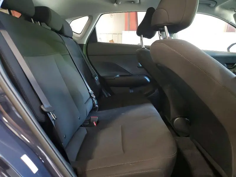 2025 HYUNDAI KONA SE  
