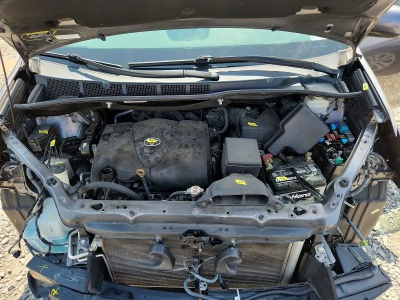 2020 TOYOTA SIENNA LE  