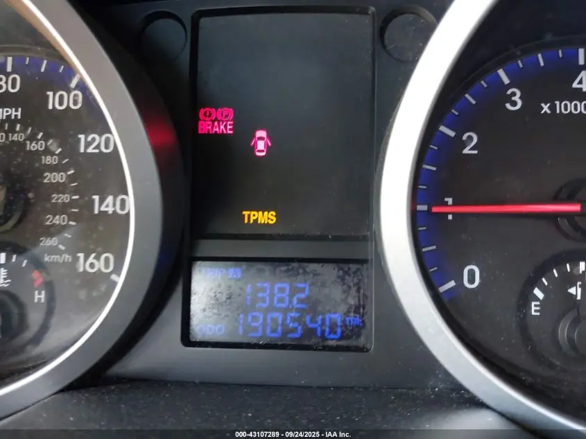 2010 HYUNDAI GENESIS  