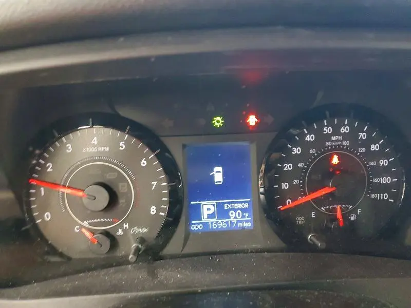 2015 TOYOTA SIENNA LE  