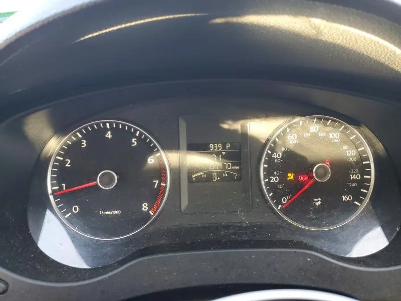 2013 VOLKSWAGEN JETTA SE  
