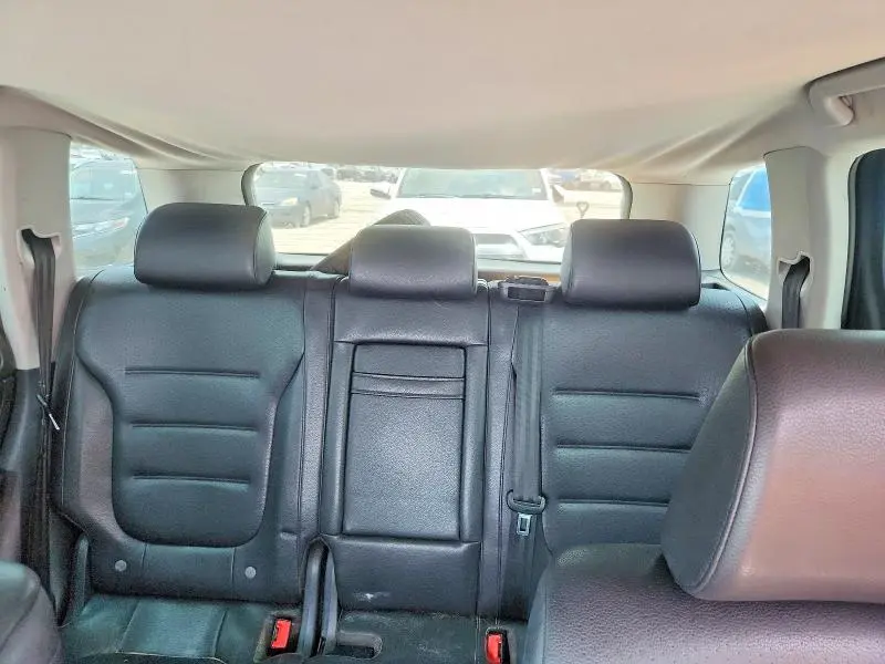 2011 VOLKSWAGEN TOUAREG V6  
