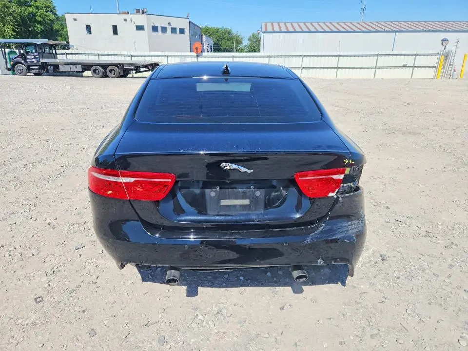 2017 JAGUAR XE PREMIUM  