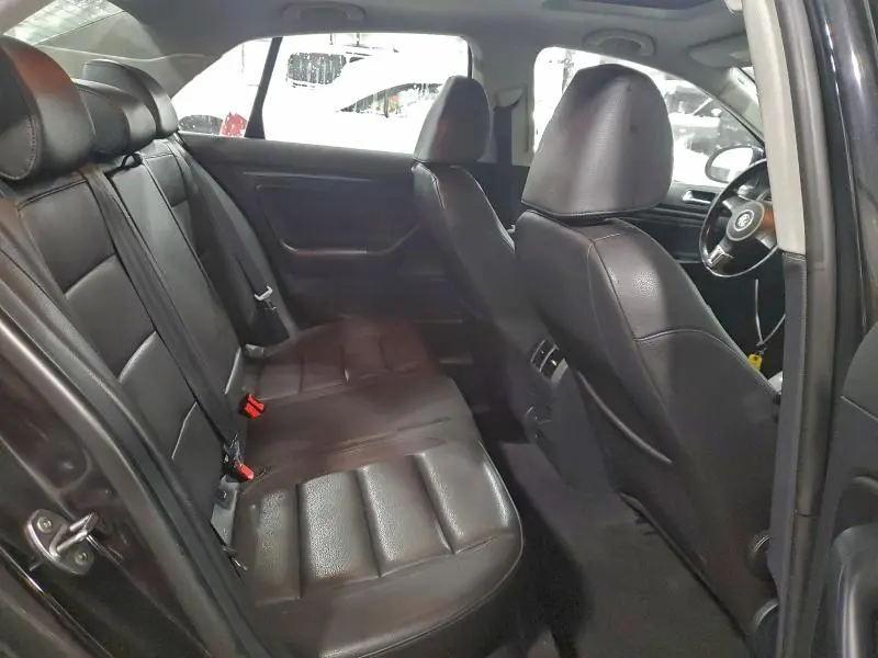 2010 VOLKSWAGEN JETTA WOLFSBURG  