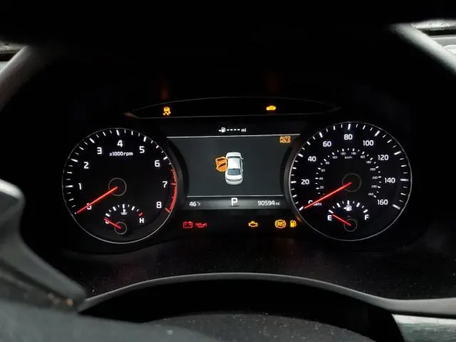 2019 KIA CADENZA LUXURY  