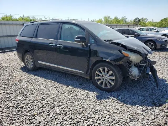 2013 TOYOTA SIENNA XLE  