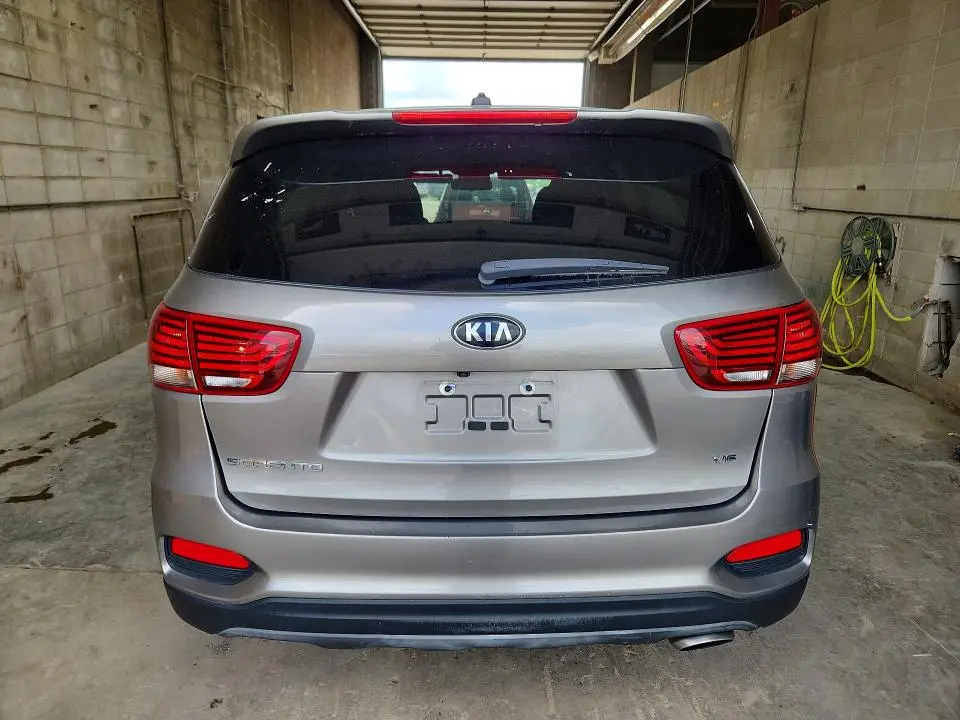 2019 KIA SORENTO LX V6  