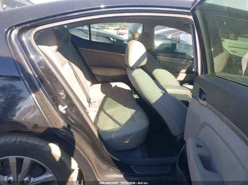 2017 HYUNDAI ELANTRA SE