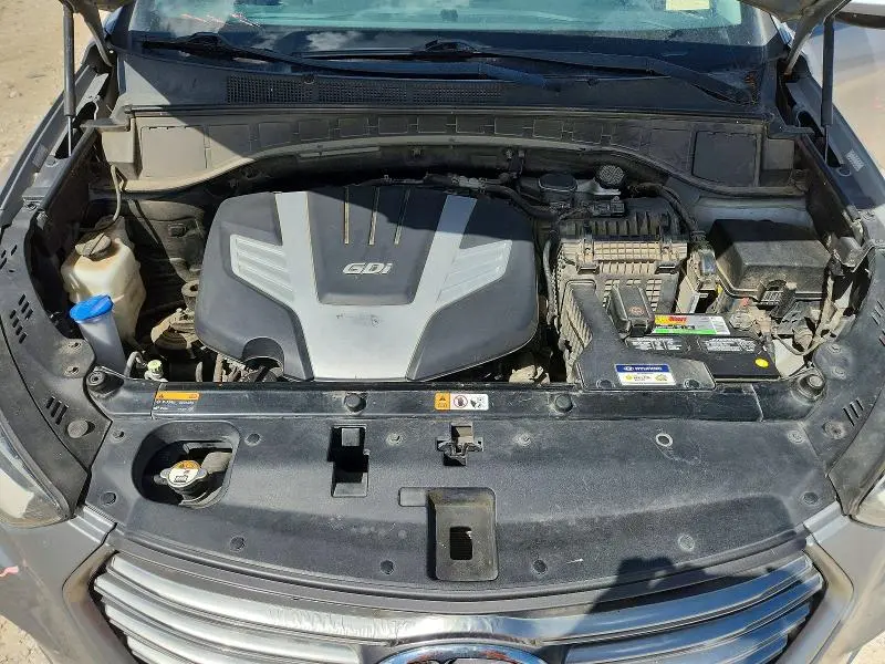 2018 HYUNDAI SANTA FE SE  