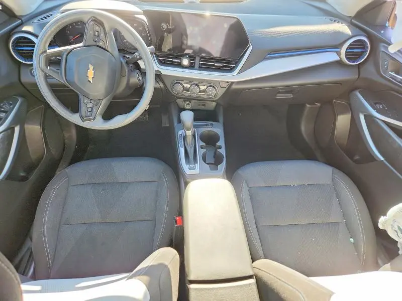 2025 CHEVROLET TRAX LS  