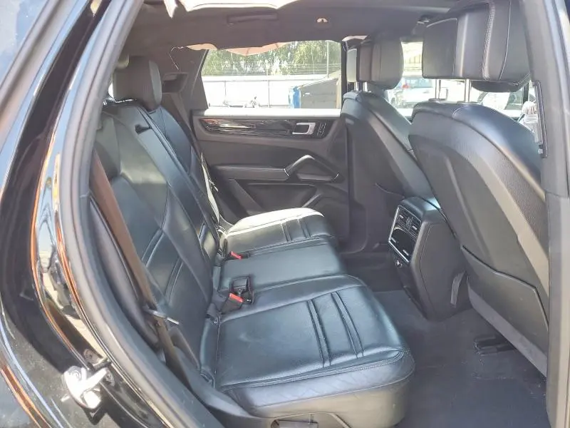 2021 PORSCHE CAYENNE S  