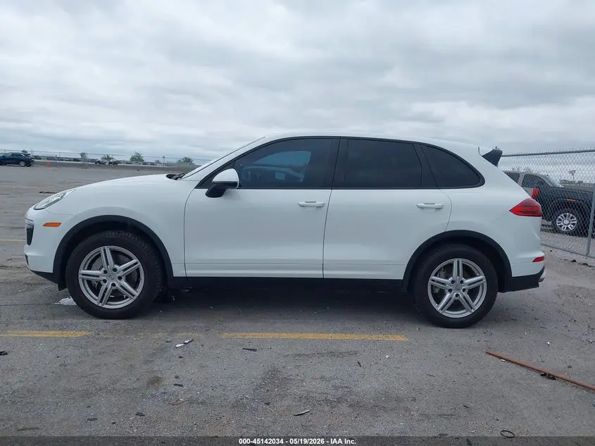 2016 PORSCHE CAYENNE  