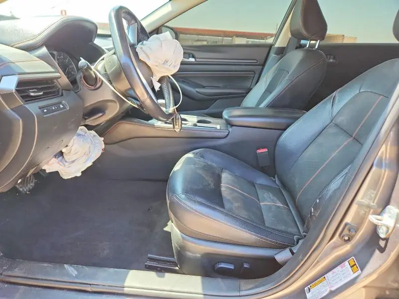 2022 NISSAN ALTIMA SR  