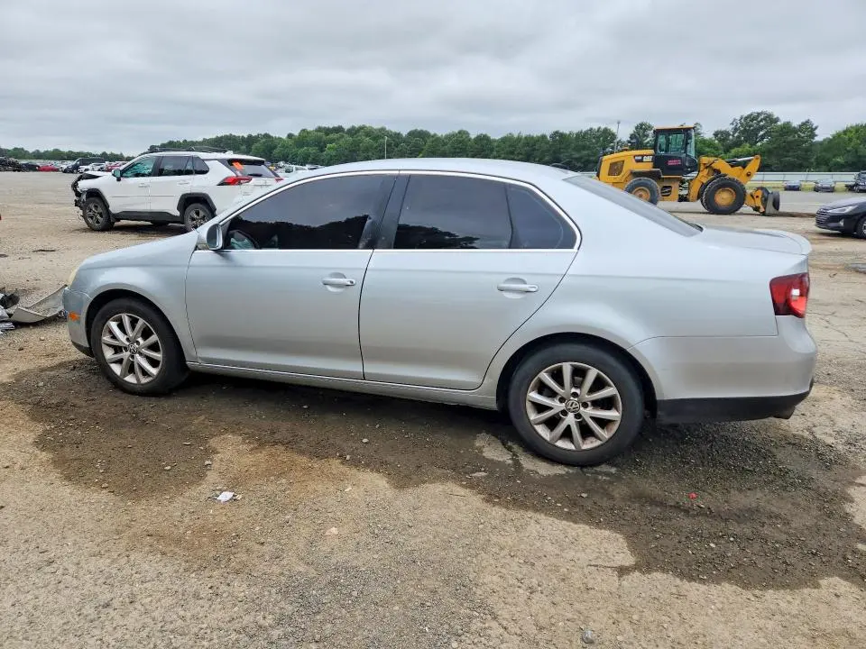 2010 VOLKSWAGEN JETTA SE  