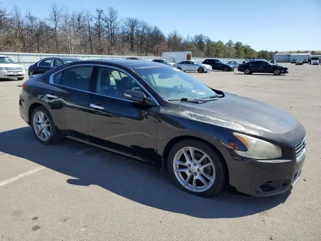 2010 NISSAN MAXIMA S  