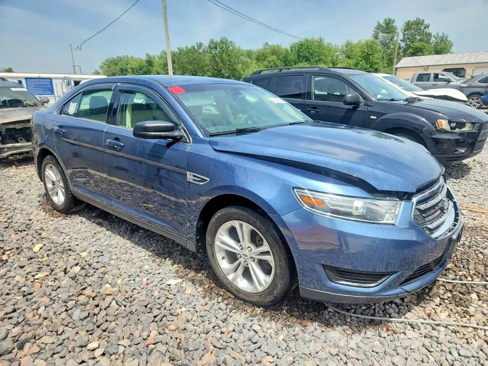 2019 FORD TAURUS SE  