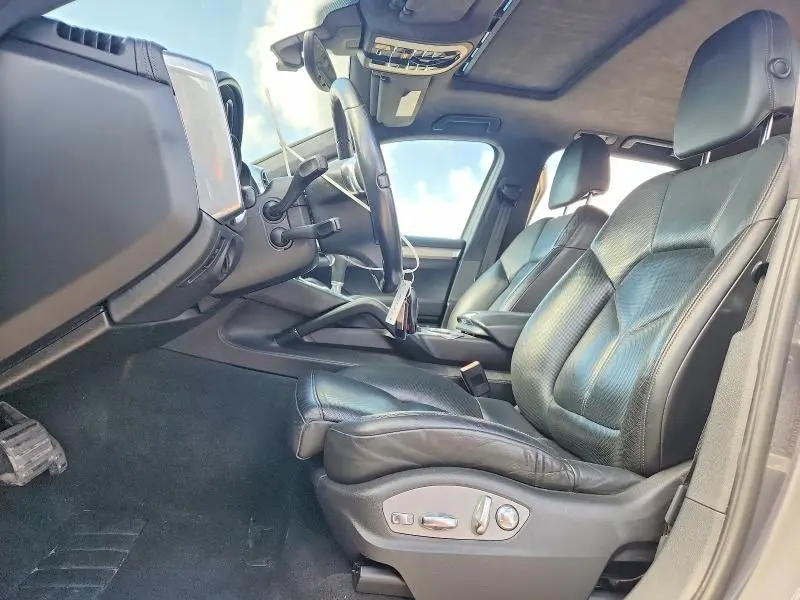 2011 PORSCHE CAYENNE TURBO  