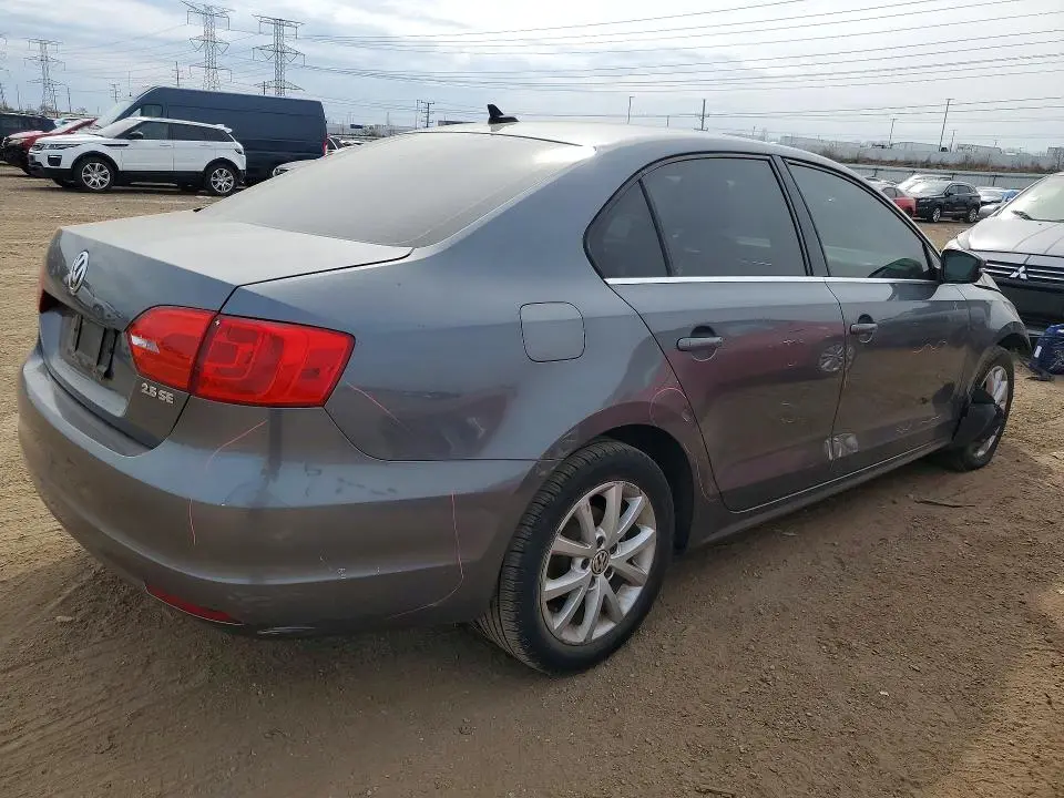 2013 VOLKSWAGEN JETTA SE  