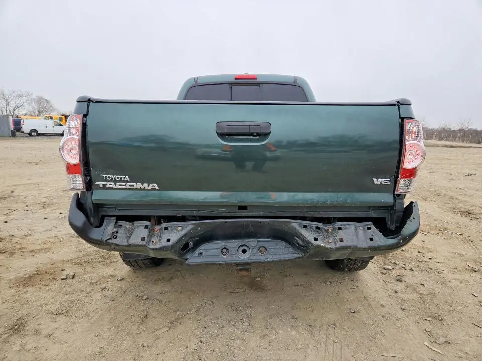 2011 TOYOTA TACOMA V6  