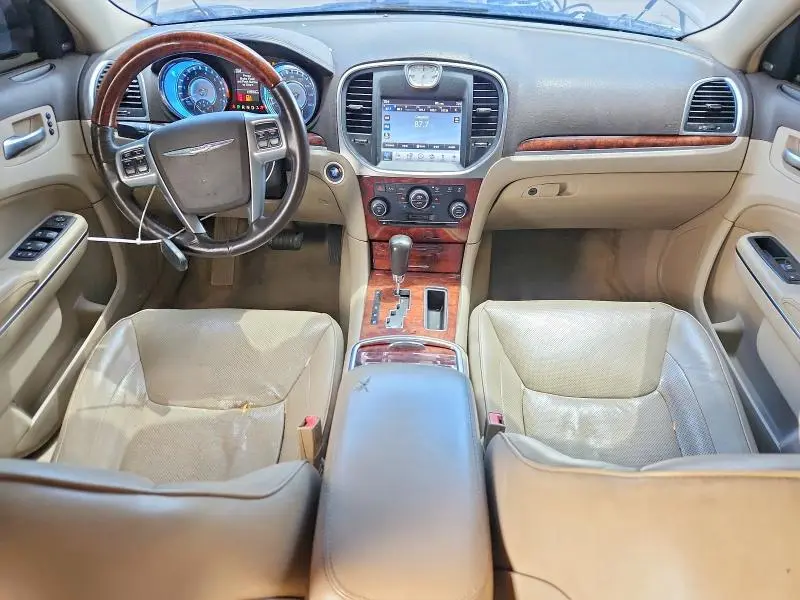 2011 CHRYSLER 300C   