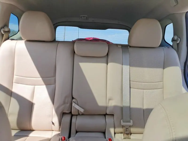 2016 NISSAN ROGUE SL  